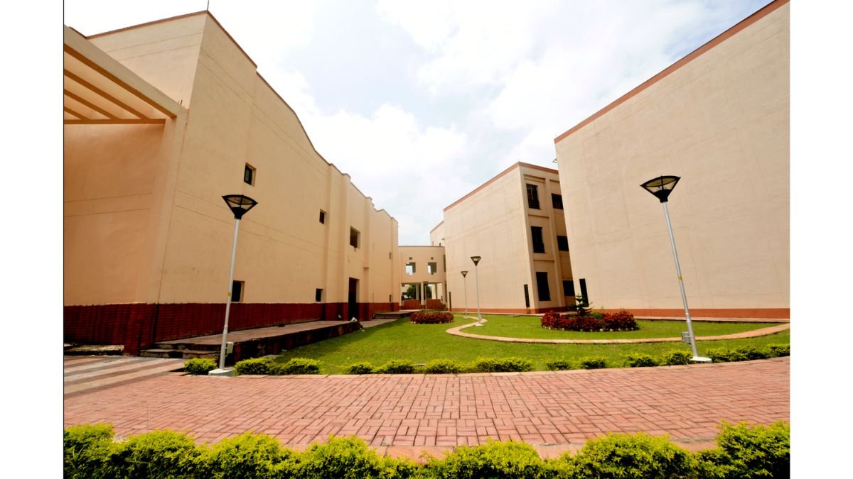  Shaping the Future of Leadership: IIM Indore, TimesPro launch Senior Management Programme for AI-Driven Business Management 